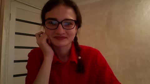 Julia  online show from March 2025 12:16:01 PM