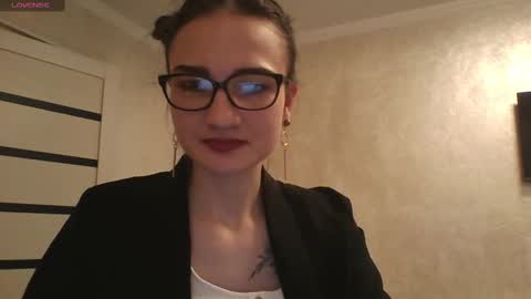 Julia  online show from March 2025 10:30:02 AM