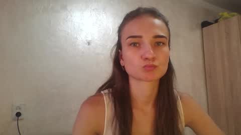 Julia  online show from September 2025 10:48:02 AM