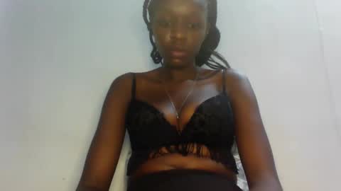 Snapshot of amina_babe chatting on November 2025 09:03:02 PM Amina online show from November 2025 09:03:02 PM