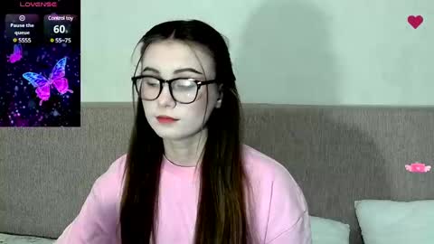 Snapshot of amina_lux chatting on December 2024 08:22:01 PM Amina online show from December 2024 08:22:01 PM