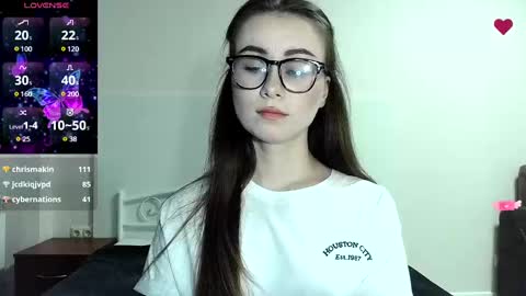 Snapshot of amina_lux chatting on December 2024 11:56:01 PM Amina online show from December 2024 11:56:01 PM