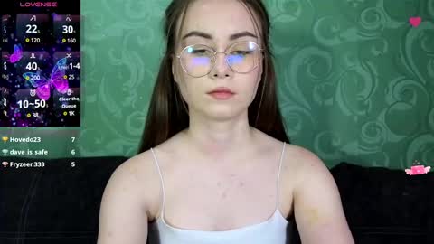Snapshot of amina_lux chatting on December 2024 01:29:01 AM Amina online show from December 2024 01:29:01 AM