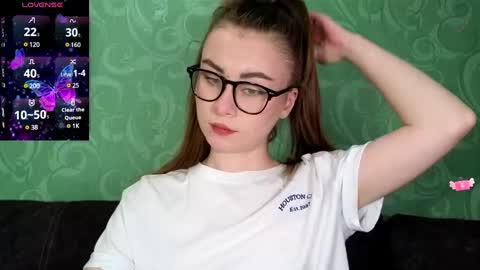 Snapshot of amina_lux chatting on December 2024 07:52:02 PM Amina online show from December 2024 07:52:02 PM