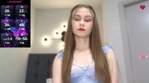 Snapshot of amina_lux chatting on December 2024 10:12:02 PM Amina online show from December 2024 10:12:02 PM
