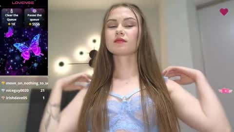 Snapshot of amina_lux chatting on December 2024 01:15:02 AM Amina online show from December 2024 01:15:02 AM