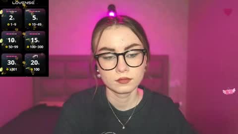 Snapshot of amina_lux chatting on January 2025 01:56:01 AM Amina online show from January 2025 01:56:01 AM