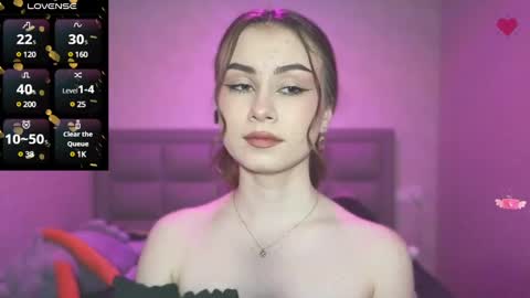 Snapshot of amina_lux chatting on January 2025 10:13:02 PM Amina online show from January 2025 10:13:02 PM