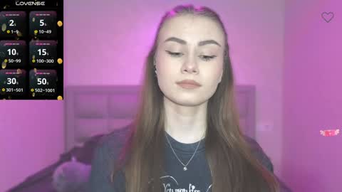 Snapshot of amina_lux chatting on January 2025 11:10:02 PM Amina online show from January 2025 11:10:02 PM