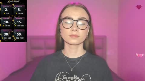 Snapshot of amina_lux chatting on January 2025 06:28:02 AM Amina online show from January 2025 06:28:02 AM