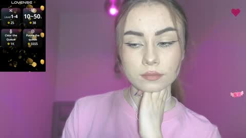 Snapshot of amina_lux chatting on January 2025 11:29:01 PM Amina online show from January 2025 11:29:01 PM