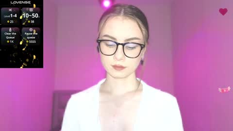 Snapshot of amina_lux chatting on January 2025 10:10:01 PM Amina online show from January 2025 10:10:01 PM