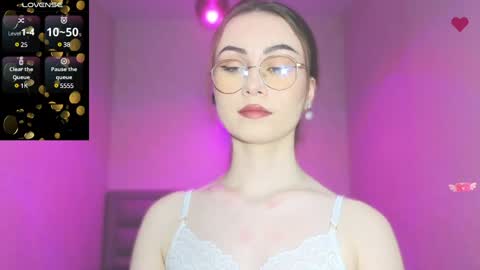 Snapshot of amina_lux chatting on February 2025 12:09:01 AM Amina online show from February 2025 12:09:01 AM
