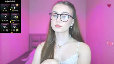 Snapshot of amina_lux chatting on February 2025 12:00:02 AM Amina online show from February 2025 12:00:02 AM