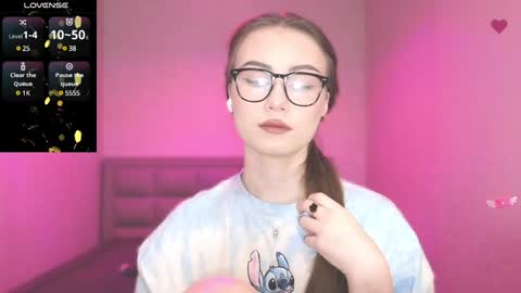 Snapshot of amina_lux chatting on February 2025 11:15:02 PM Amina online show from February 2025 11:15:02 PM