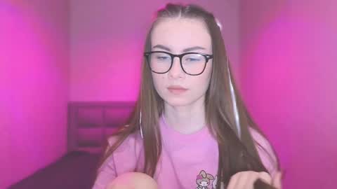 Snapshot of amina_lux chatting on February 2025 10:50:02 PM Amina online show from February 2025 10:50:02 PM
