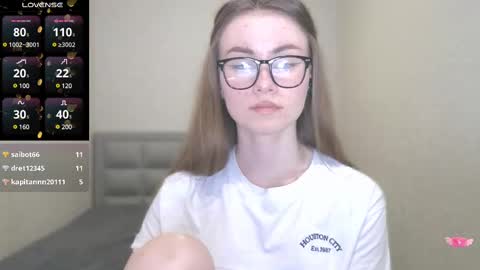 Snapshot of amina_lux chatting on March 2025 01:37:02 AM Amina online show from March 2025 01:37:02 AM