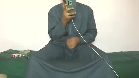 Amir online show from October 2025 07:04:02 AM