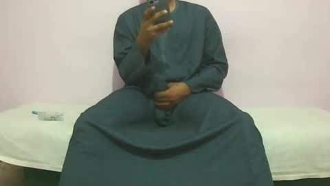 Amir online show from October 2025 07:34:01 PM