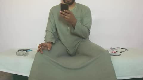 Amir online show from October 2025 12:25:01 PM