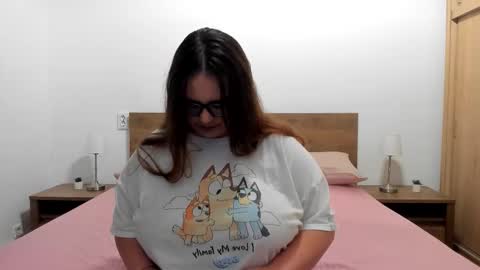 Snapshot of amiravyxen chatting on October 2025 08:28:01 PM Amira Vyxen online show from October 2025 08:28:01 PM