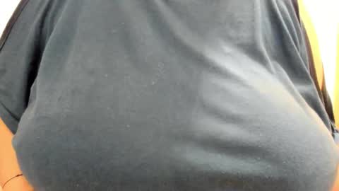 Snapshot of amiravyxen chatting on October 2025 07:45:02 PM Amira Vyxen online show from October 2025 07:45:02 PM