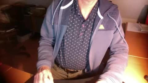 Amor2200 online show from October 2025 06:28:01 PM