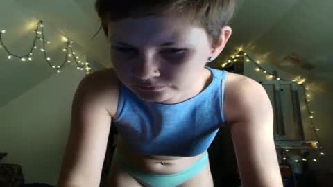 Snapshot of amoramystic chatting on November 2025 04:33:02 AM Amora Mystic online show from November 2025 04:33:02 AM