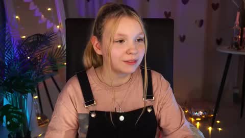 Tessa  online show from February 2025 04:37:02 PM