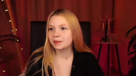 Tessa  online show from February 2025 12:57:02 PM