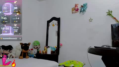 Snapshot of amy_jones07 chatting on October 2025 08:13:02 PM Amy online show from October 2025 08:13:02 PM