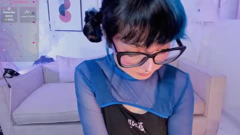 Snapshot of amy_lit chatting on November 2025 08:19:01 PM Hello I am Allison Welcome to my room and let is have a good time together whith me online show from November 2025 08:19:01 PM