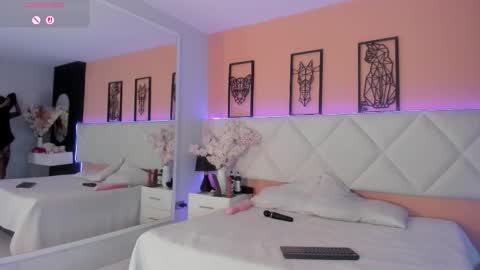 Snapshot of amy_miller2 chatting on November 2025 06:41:04 PM Amy online show from November 2025 06:41:04 PM