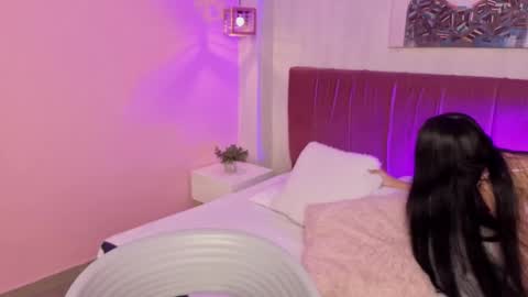 amy_saenz_ online show from October 2025 05:48:02 AM