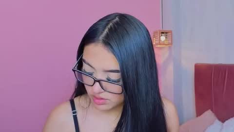 amy_saenz_ online show from October 2025 09:24:01 PM