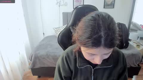 Amy sophia 3 online show from October 2025 12:22:02 PM