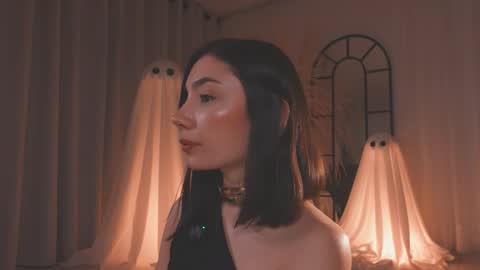 Amy Armstrong online show from October 2025 01:50:01 AM