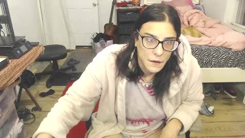 Snapshot of amyattack chatting on January 2025 11:39:02 AM Trashely Gimpson online show from January 2025 11:39:02 AM