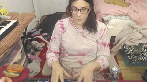 Snapshot of amyattack chatting on March 2025 10:46:01 AM Trashely Gimpson online show from March 2025 10:46:01 AM