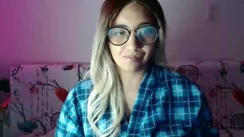 Snapshot of amycosplay99 chatting on January 2025 12:46:02 PM amycosplay99 online show from January 2025 12:46:02 PM
