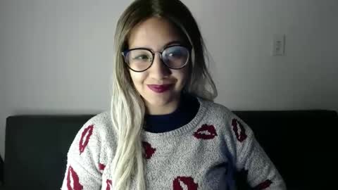 Snapshot of amycosplay99 chatting on February 2025 02:31:01 AM amycosplay99 online show from February 2025 02:31:01 AM