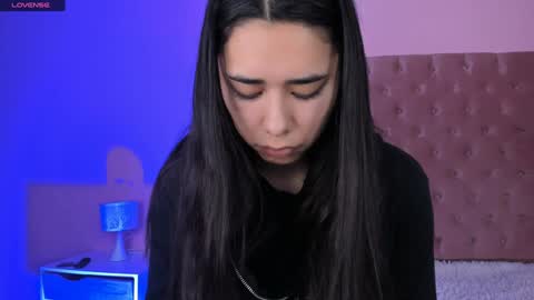 Snapshot of amyolimpo chatting on January 2025 08:40:01 AM Amy ... Nice to meet u thumb up me please its important online show from January 2025 08:40:01 AM