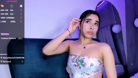 Snapshot of amyolimpo chatting on January 2025 07:46:02 AM Amy ... Nice to meet u thumb up me please its important online show from January 2025 07:46:02 AM