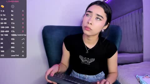 Snapshot of amyolimpo chatting on January 2025 04:37:02 AM Amy ... Nice to meet u thumb up me please its important online show from January 2025 04:37:02 AM