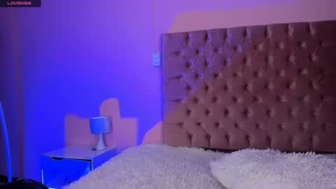 Snapshot of amyolimpo chatting on February 2025 04:06:01 AM Amy ... Nice to meet u thumb up me please its important online show from February 2025 04:06:01 AM