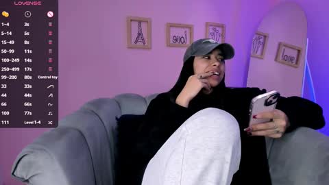 Snapshot of amyolimpo chatting on February 2025 05:26:02 AM Amy ... Nice to meet u thumb up me please its important online show from February 2025 05:26:02 AM