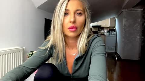 amyroberta92 online show from December 2024 09:59:02 AM