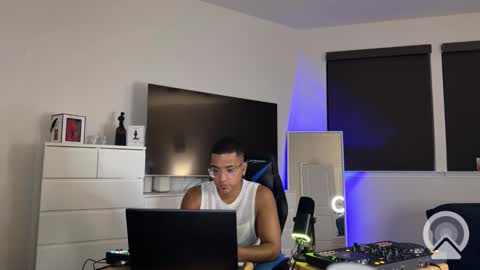 zeus dantes online show from September 2025 12:43:02 AM