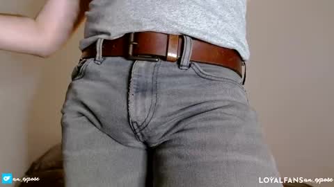 Snapshot of an_expose chatting on December 2024 11:58:01 PM an expos online show from December 2024 11:58:01 PM