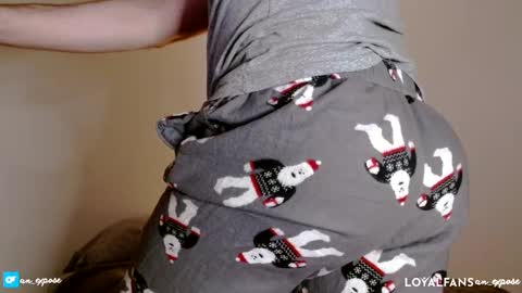 Snapshot of an_expose chatting on December 2024 03:04:01 AM an expos online show from December 2024 03:04:01 AM